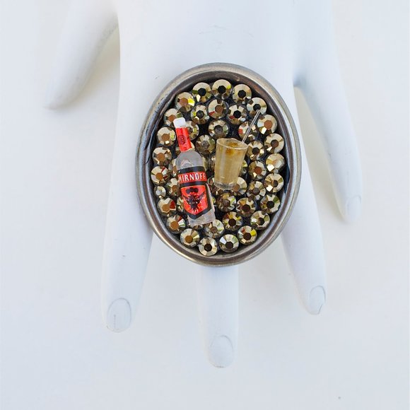 BLOODY MARY RHINESTONE RING - Picture 4 of 4